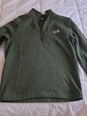 The North Face Men's Olive Green Quarter-Zip Pullover